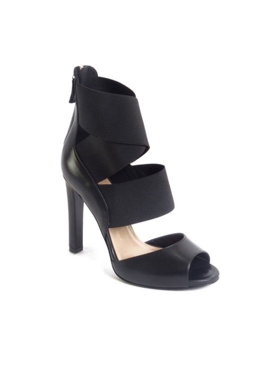 Diane Von Furstenberg Shoes - Diane Von Furstenberg Size 7
Juliesa Stiletto Heels Made in Italy